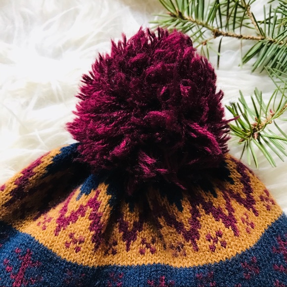 Rei Flylow Pom Pom beanie - Picture 2 of 4